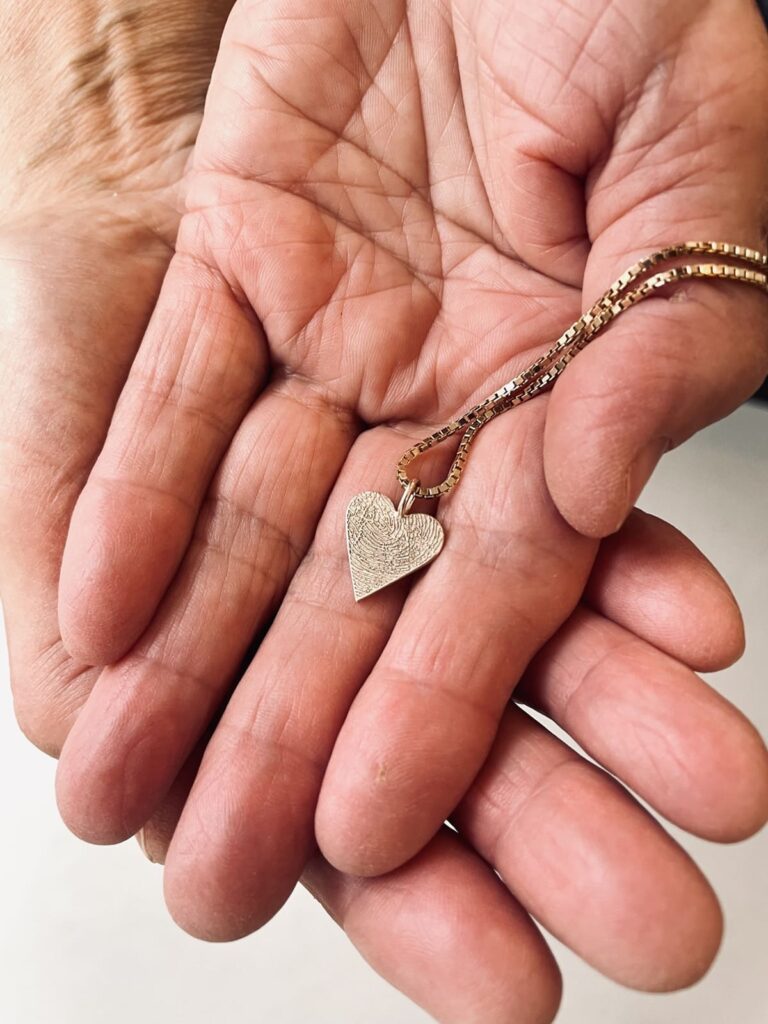 Goldschmiede Ulrike Peuker in KTV Rostock - Trauerschmuck