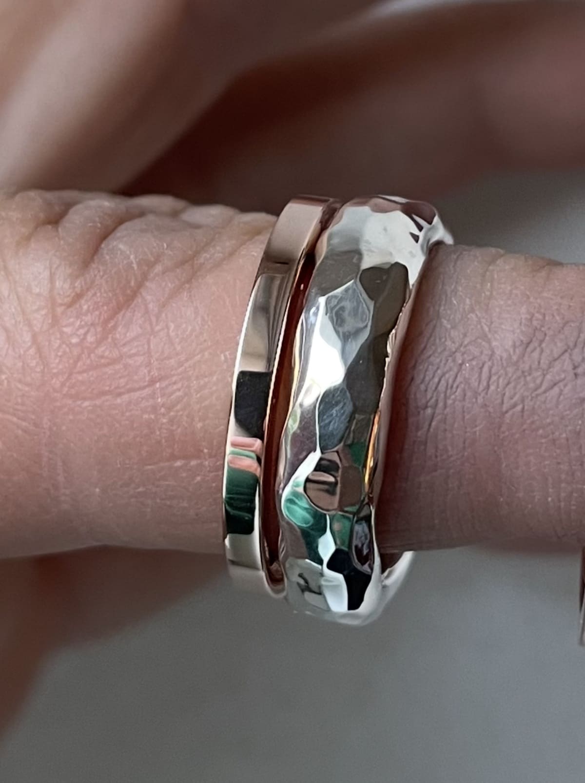 Goldschmiede Ulrike Peuker in der KTV Rostock - individuelle Eheringe