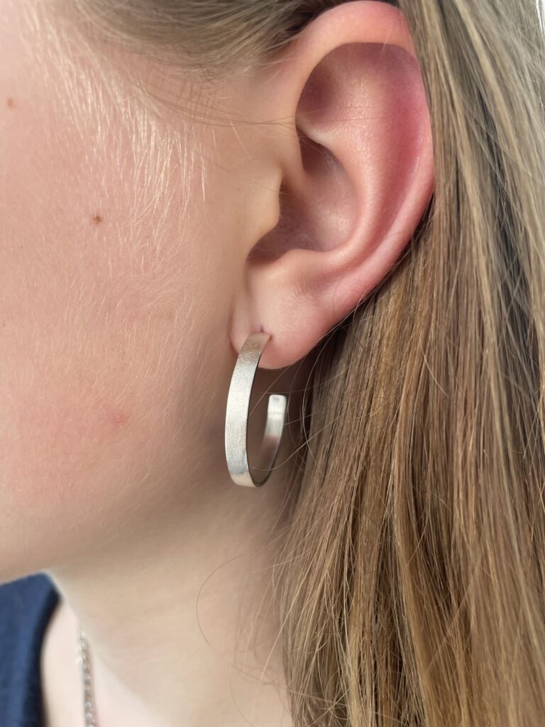Schmuck Kurse in Rostock bei der Goldschmiede Ulrike Peuker in der KTV