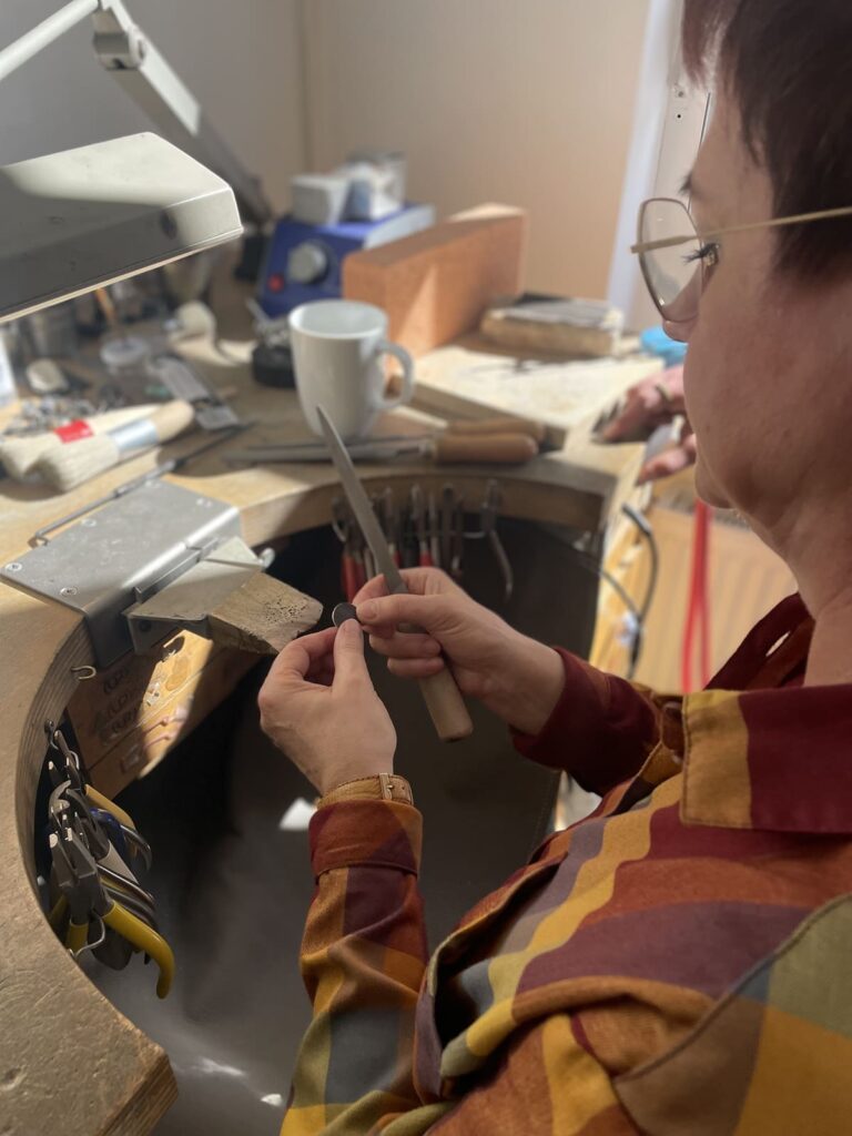 Schmuck Kurse in Rostock bei der Goldschmiede Ulrike Peuker - stelle deinen eigenen Schmuck her